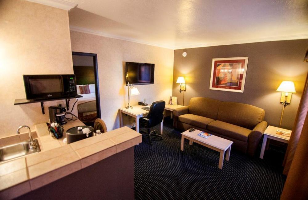 Hotel Tempe/Phoenix Airport Innsuites Hotel & Suites חדר תמונה