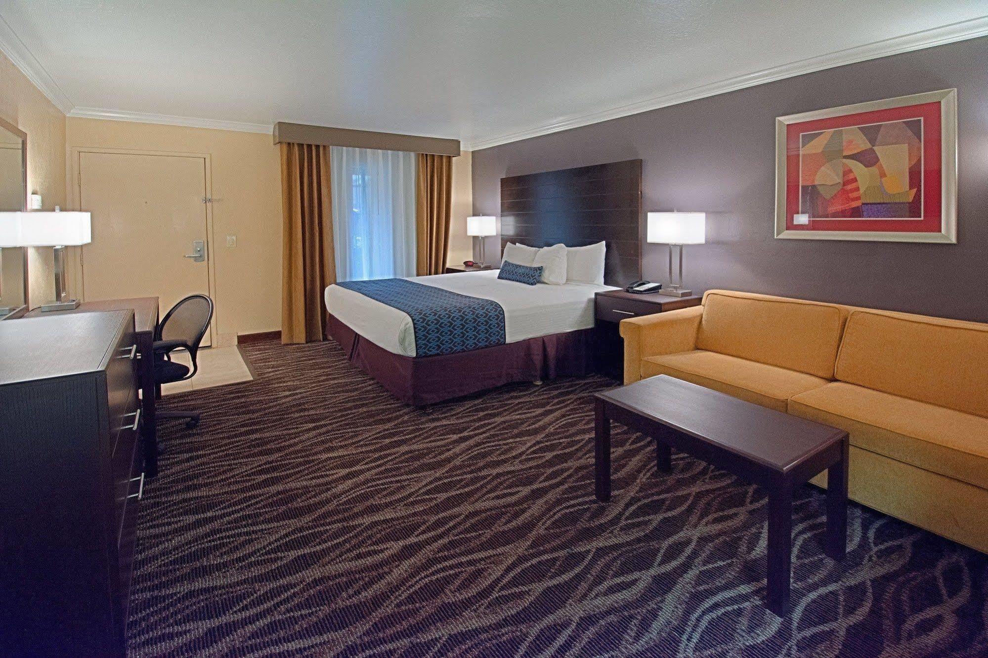Hotel Tempe/Phoenix Airport Innsuites Hotel & Suites מראה חיצוני תמונה